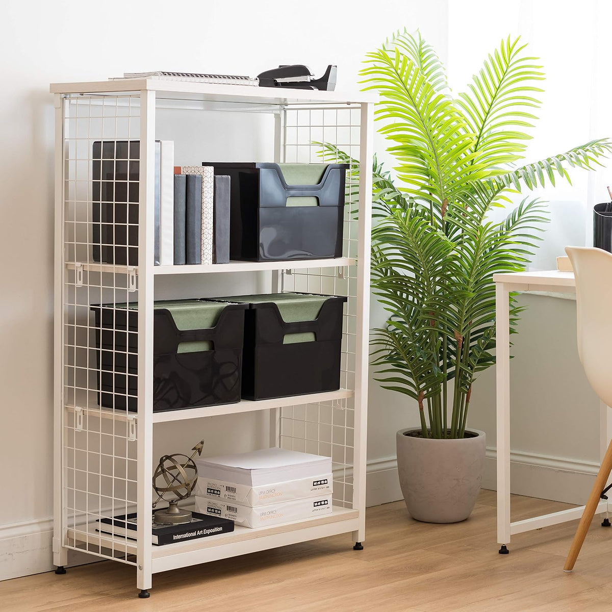 IRIS USA Paquete de 4 Cajas para Archivos de Escritorio, Negro | Organiza documentos, correo, revistas y artículos de oficina con almacenamiento portátil para hogar o escuela
