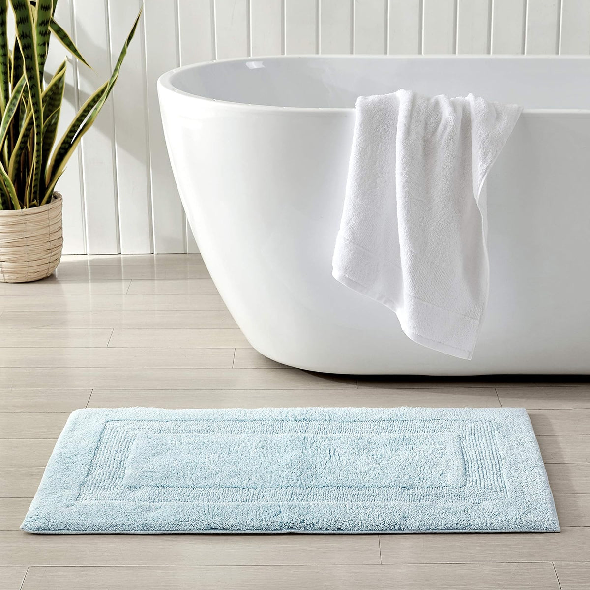 Tommy Bahama Eddie Bauer - Alfombra de baño de algodón Suave, súper Absorbente y de Secado rápido (Blanco Logan, 60 x 22 Pulgadas)
