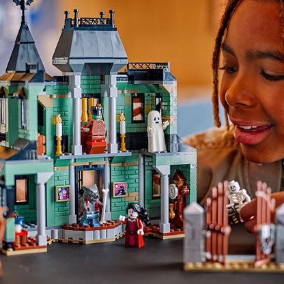 LEGO Creator 3en1 Mansión Embrujada Juguete para Construir una Casa, Se Convierte en un Barco o un Tren con 5 Minifiguras, Regalo para Halloween, para Niños de 9 Años o Más 31167