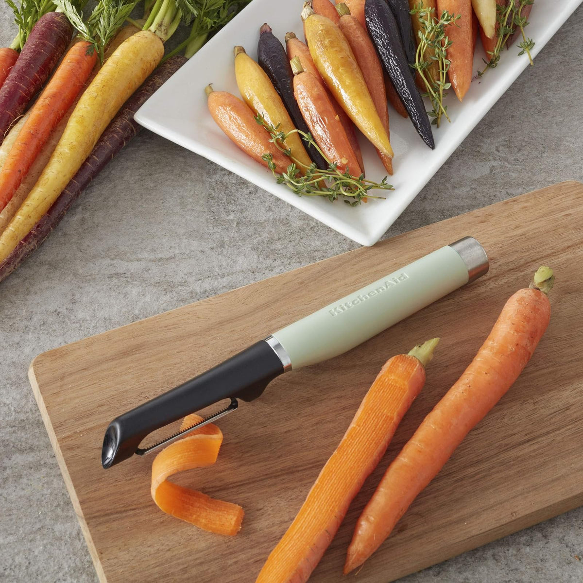 KitchenAid Gourmet Euro Peeler, 8.7 pulgadas, pistacho