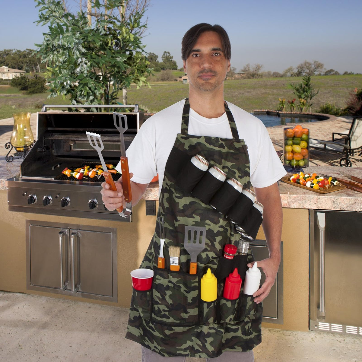 EZ Drinker Grill Master Grill Delantal y accesorio para parrilla, para bebidas y herramientas (camuflaje), Camouflaje, Talla única