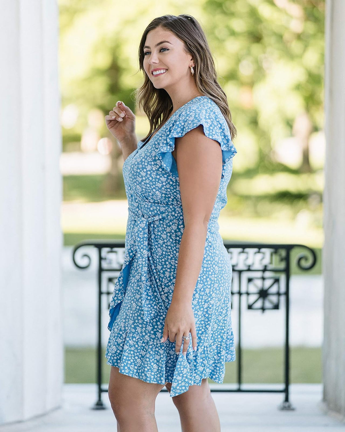 The Drop Vestido Para Mujer, Cruzado, Estampado Azul Floral, por @caralynmirand