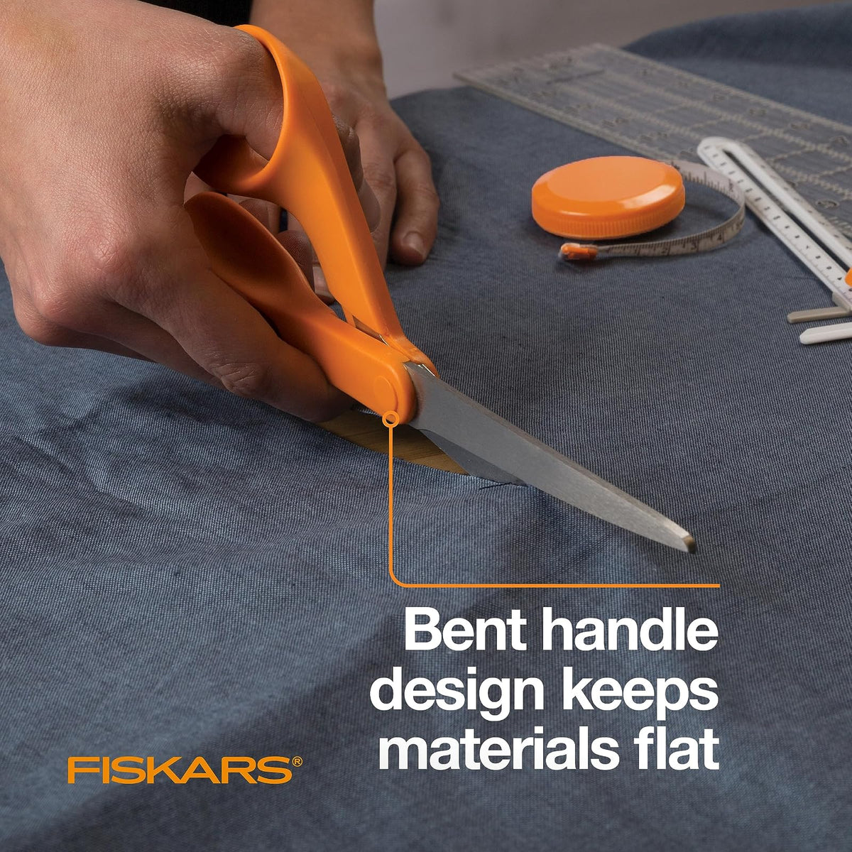 Fiskars 8 Inch The Original Orange-Handled Scissors | Para manualidades, oficina y costura, mango ergonómico doblado que mantiene los materiales planos, cuchillas de acero de