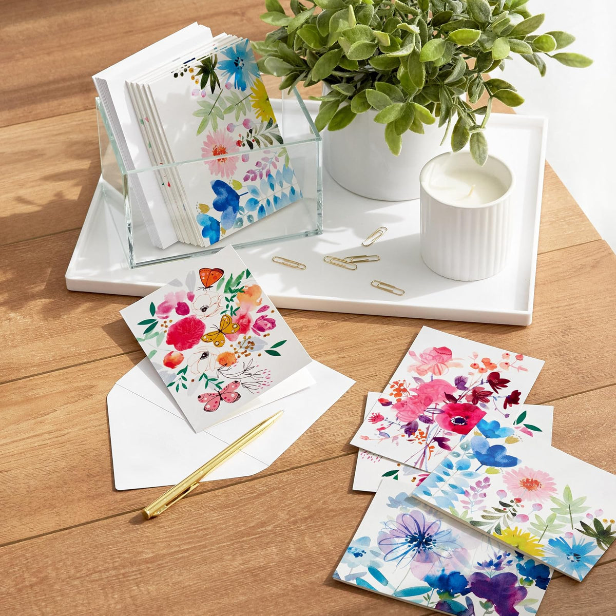 Hallmark Surtido de tarjetas en blanco, flores pintadas (48 tarjetas con sobres)