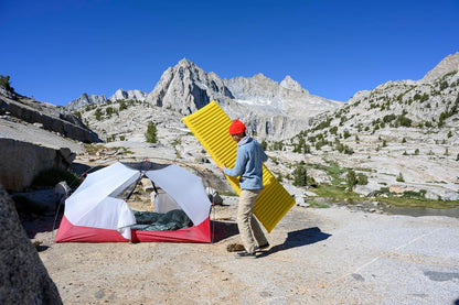 Therm-a-Rest NeoAir Xlite NXT MAX - Almohadilla de Dormir Ultraligera para Acampar y mochilero, con Destello Solar, Grande