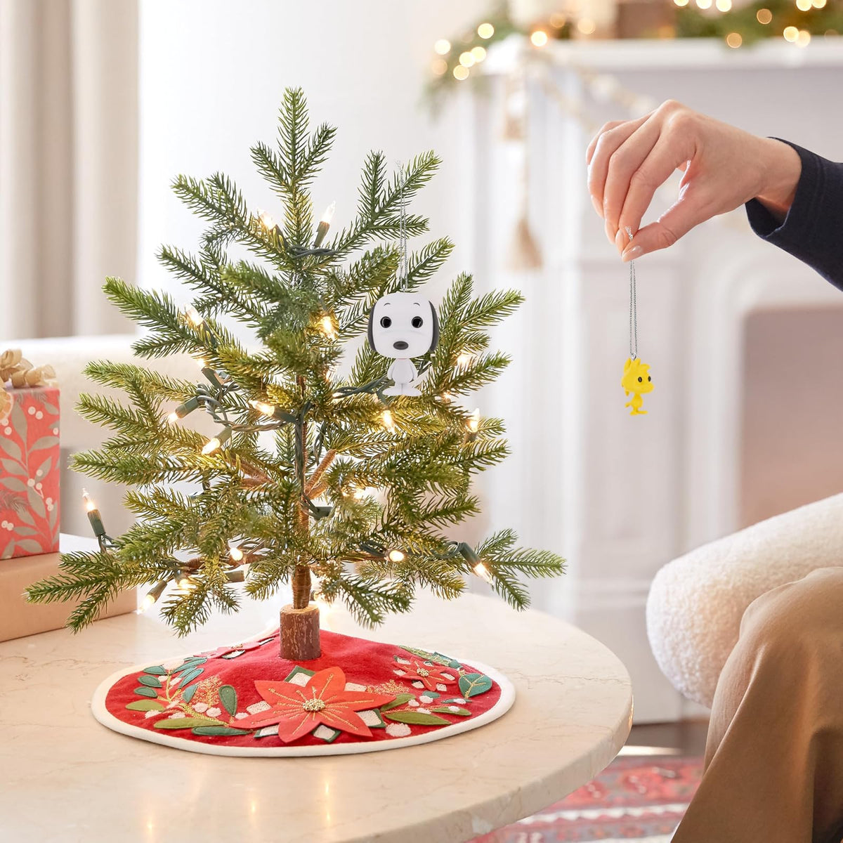 Hallmark Peanuts Snoopy y Woodstock Funko Pop Adornos de Navidad, Juego de 2, Regalos de Cultura Pop
