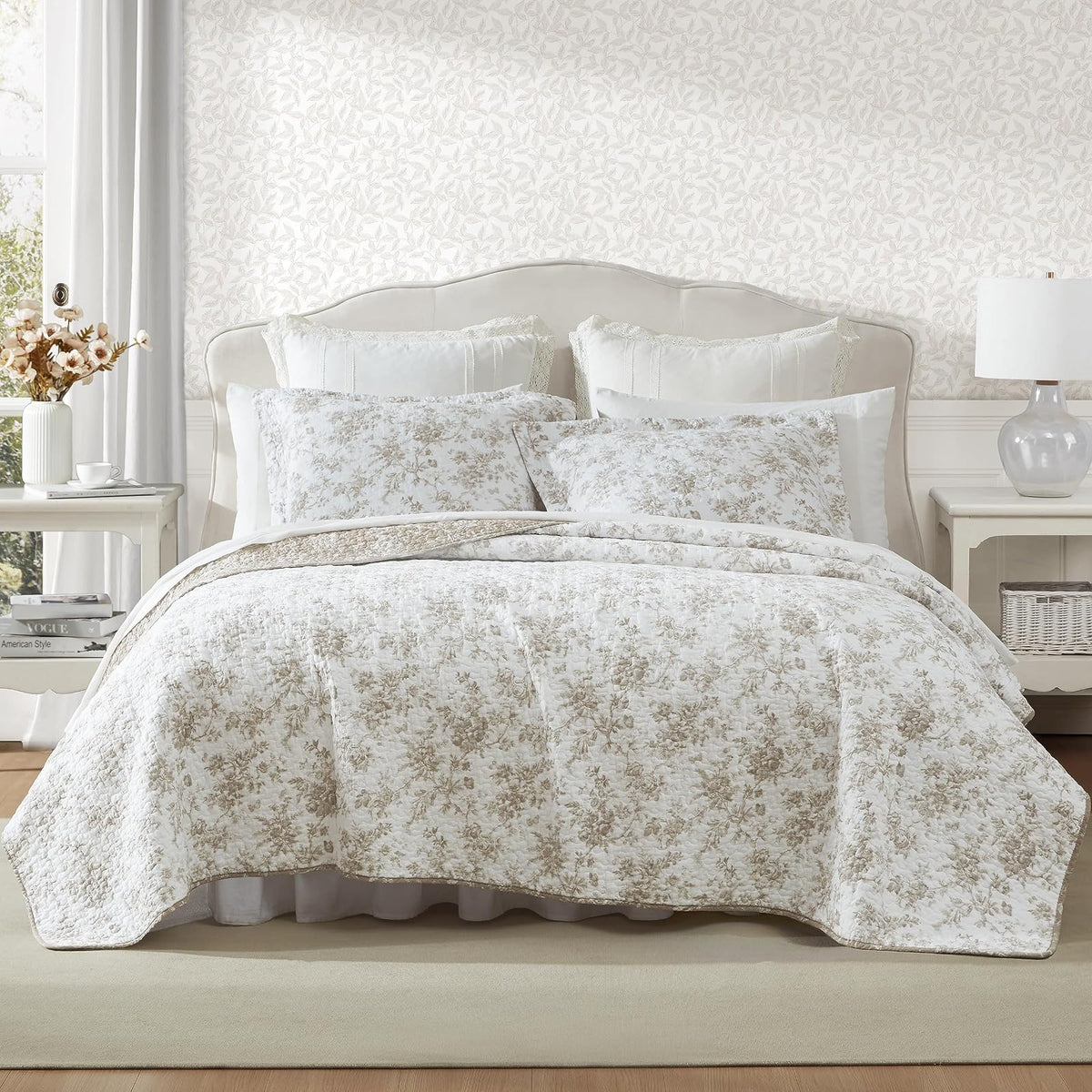 Laura Ashley - Juego de edredón Queen, Ropa de Cama de algodón Ligero con Fundas a Juego, decoración del hogar clásico Inspirada en Flores con Reverso sólido (Loveston Burnt Orange, Queen)