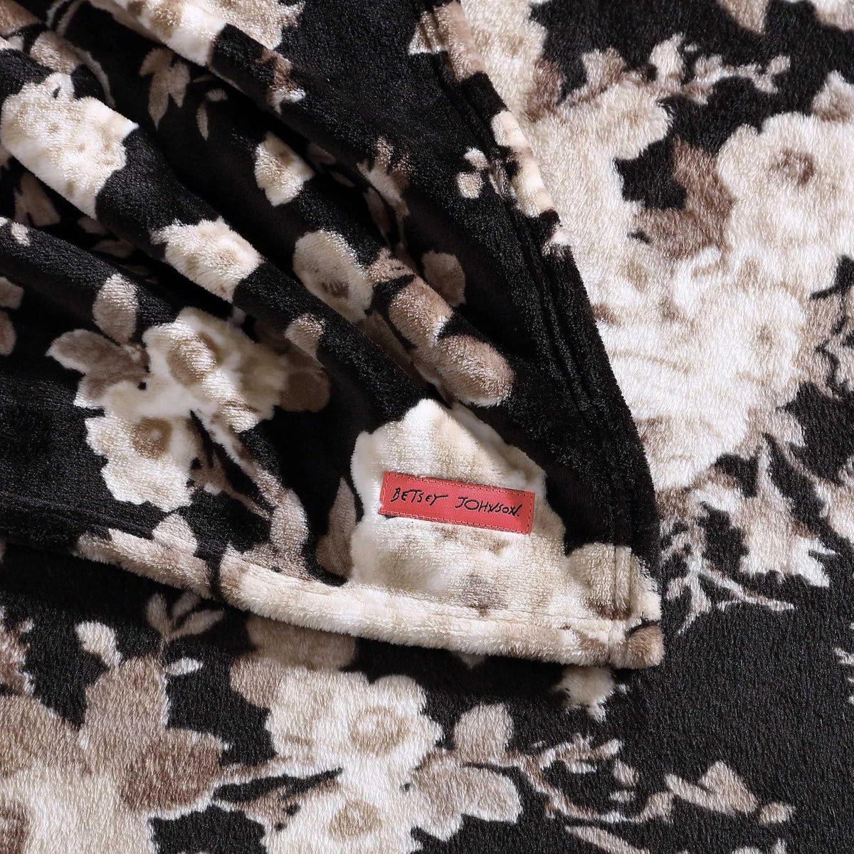 Betsey Johnson - Cobija, Ropa de Cama de Felpa ultrasuave, cálida y acogedora, Esencial para habitación de Gran tamaño (clásico Floral Negro, King)