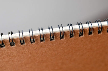 Strathmore 400300 - Bloc de papel de dibujo mediano en espiral de 8 x 10 pulgadas, 24 hojas
