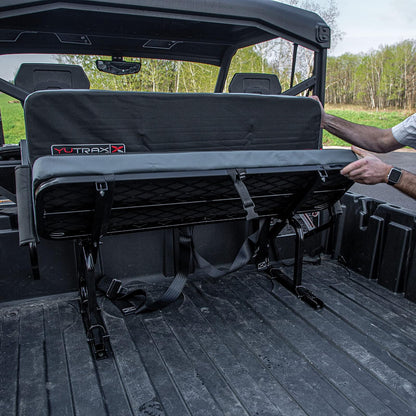 YUTRAX® - Asiento de montaje universal UTV, accesorio UTV, aumenta la capacidad de asiento, marco de acero resistente, asiento y respaldo acolchados, asiento abatible hacia arriba, fácil de montar