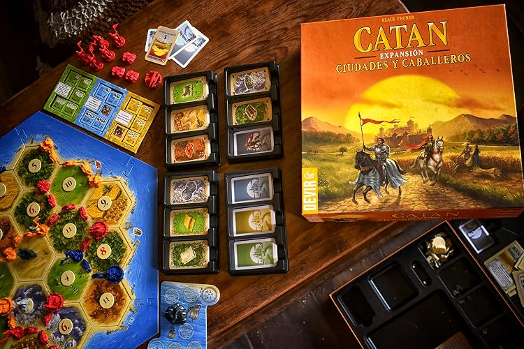 Catan: Ciudades y Caballeros en Español, Juego de Mesa, Devir
