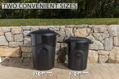 United Solutions - Bote de basura para exteriores de 32 galones, color negro, fácil de transportar con construcción resistente, asas de paso y tapa de bloqueo de clic fijable, uso en interiores o