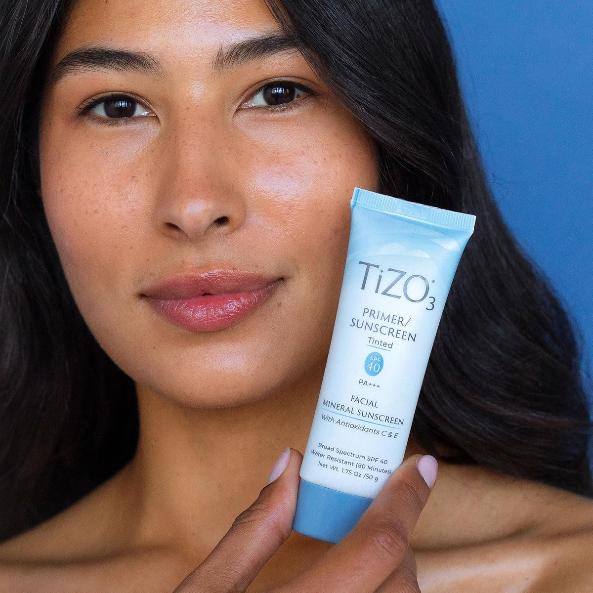 TiZO 3. Protector solar 100% mineral SPF40 con color, textura sedosa y acabado mate.