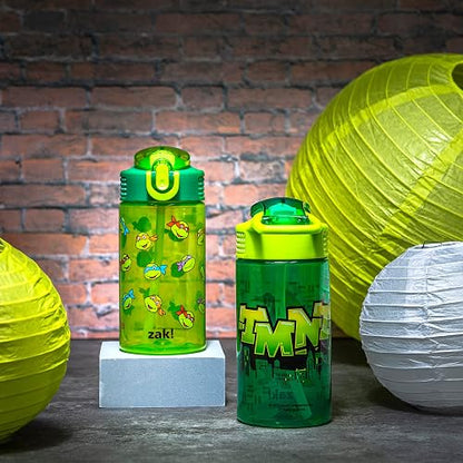 Zak Designs - Botella de agua para niños con tortugas ninja mutantes adolescentes para la escuela o los viajes, 16 onzas, 2 unidades (paquete de 1) botella de agua de plástico duradera con popote,