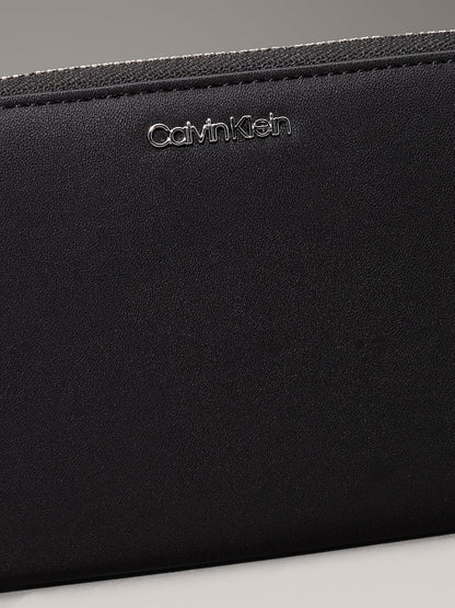 Calvin Klein Cartera para Mujer