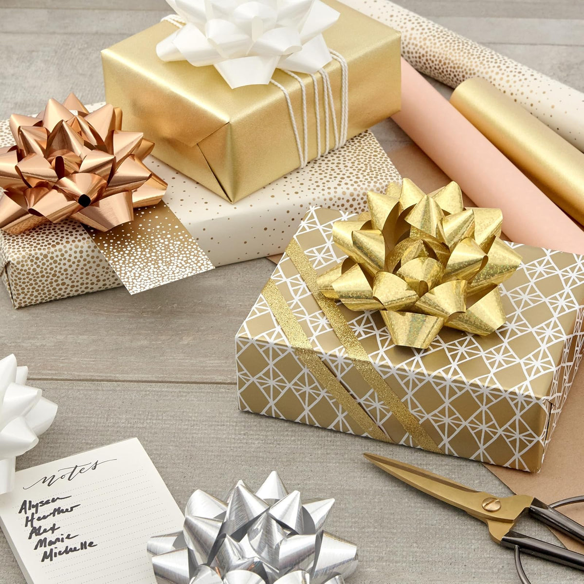 Hallmark - Surtido de lazo de regalo, 12 unidades (dorado, plata, bronce, blanco) para cumpleaños, día de la madre, bodas, despedidas de soltera, cualquier ocasión