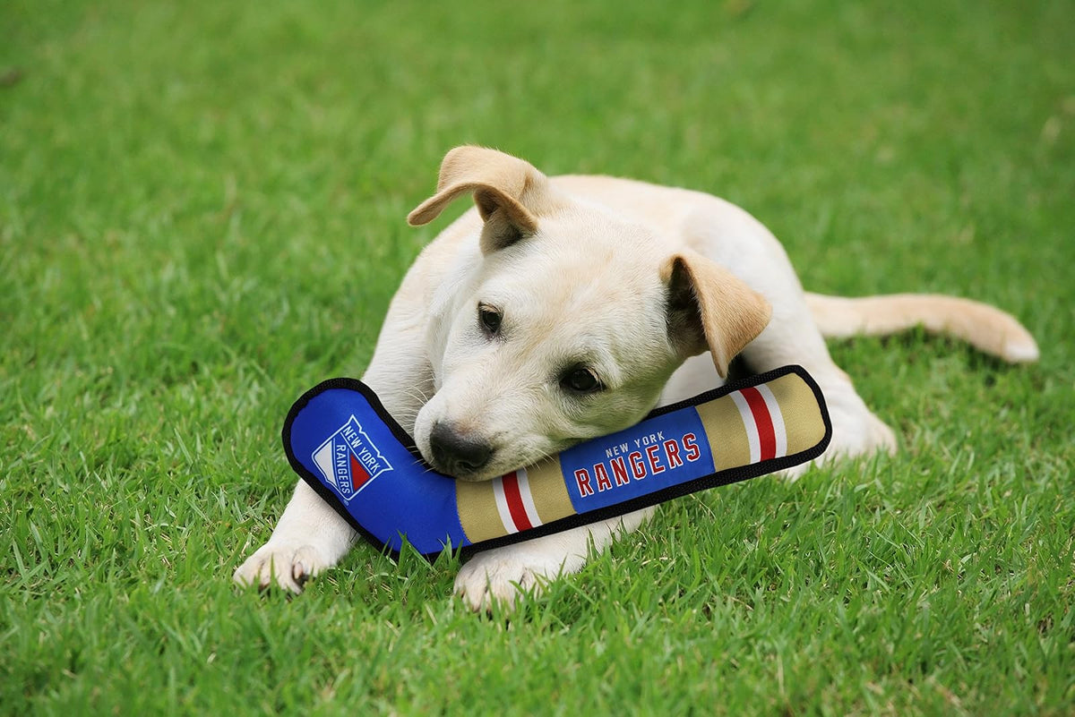 NHL Pet Gear para perros y gatos. La mayor selección de accesorios de hockey deportivo para mascotas con licencia de la NHL. playera para perro de los Campeones 2018, NHL Palos de hockey de juguete, New York Rangers, 16 inches long