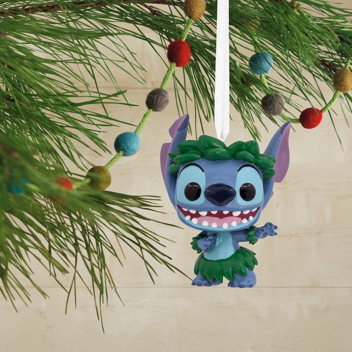 Hallmark Disney Lilo & Stitch Funko Pop! Adorno navideño