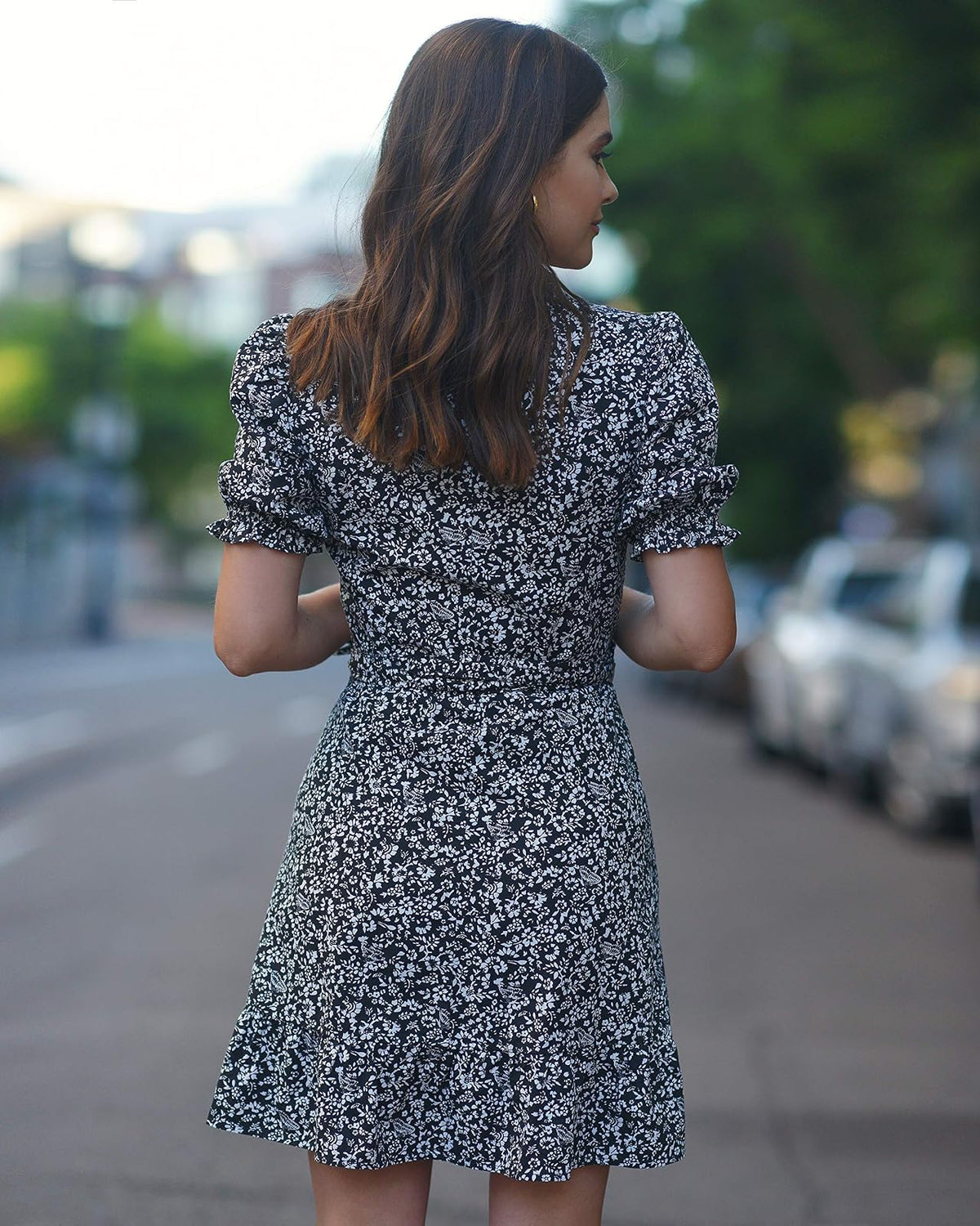 The Drop Vestido Cruzado Para Mujer, de Manga Abombada, Estampado Floral, por @paolaalberdi