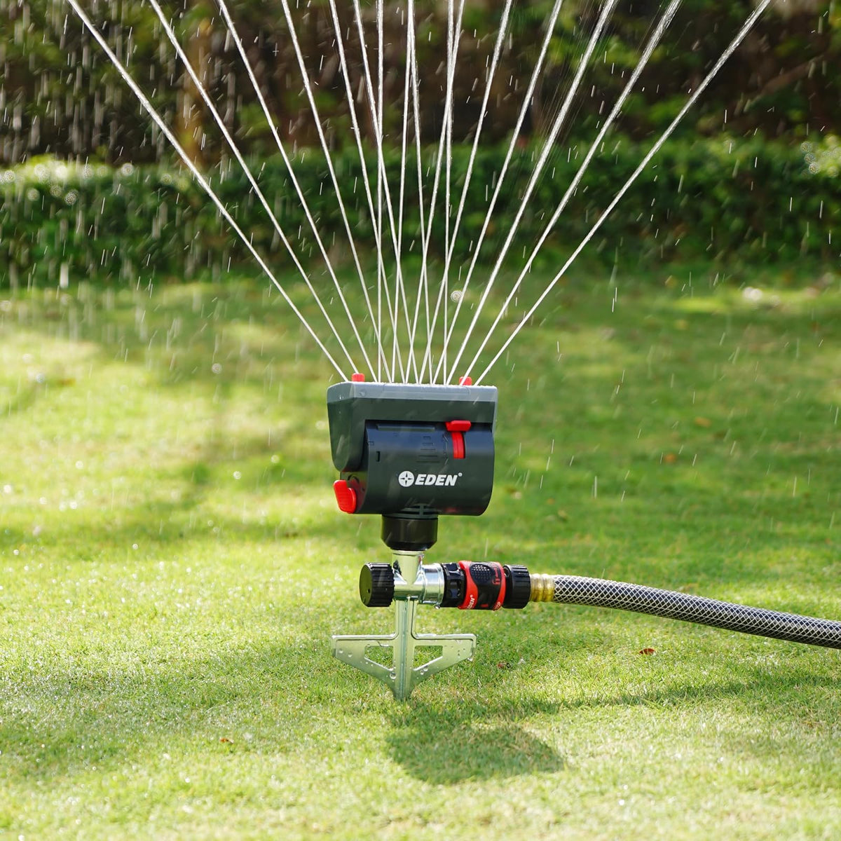 Eden 94145 Mini aspersor oscilante Ajustable de 4 vías con accionamiento de Engranaje de Punta escalonada, Resistente, Sistema de riego de jardinería, césped y jardín, Cobertura de hasta 4069 pies