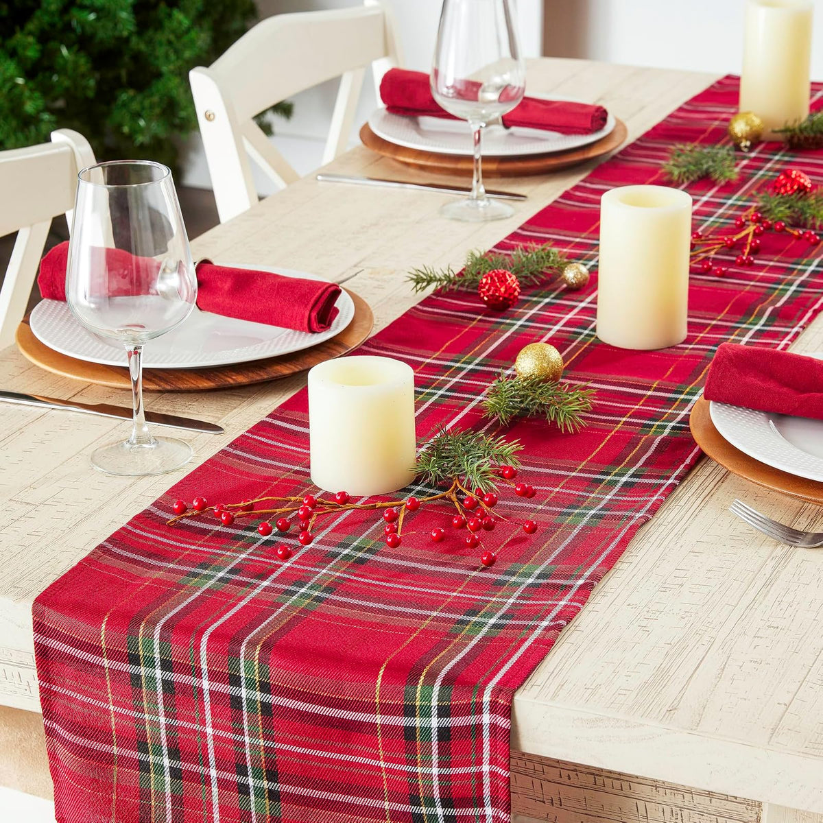 DII - Mesa de Comedor y decoración de Cocina, Tela metálica, Camino de Mesa de Navidad, 14 x 72 Pulgadas, Tela tartán Rojo