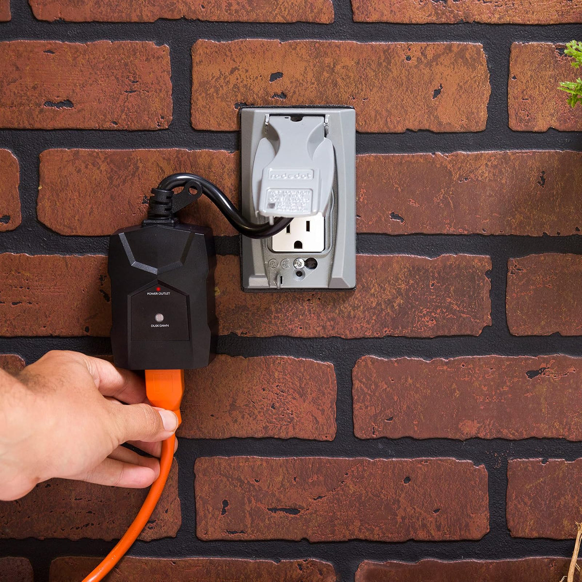 UltraPro Temporizador de luz para exteriores, del anochecer al amanecer, 1 toma de tierra, juego simple, decoración de temporada, iluminación exterior, resistente a la intemperie, funciona con bombillas LED, CFL, incandescentes y halógenas, paquete de 2, 