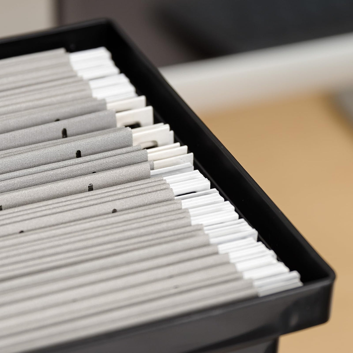 IRIS USA Paquete de 6 Cajas Medianas para Escritorio, Negro | Organiza documentos, correo, revistas y artículos de oficina con almacenamiento portátil para hogar o escuela