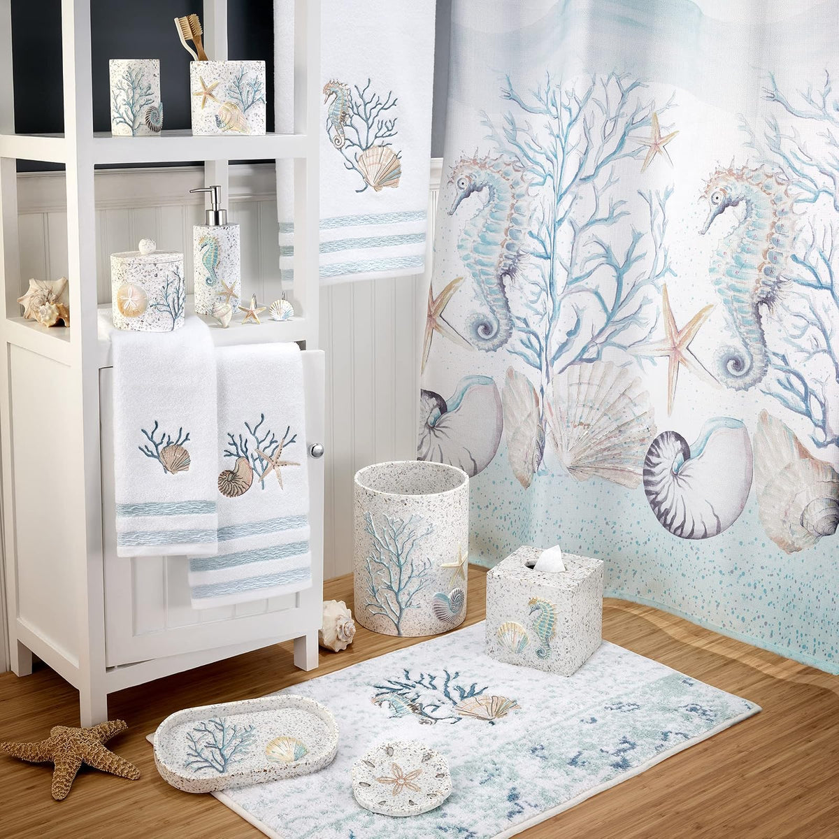Avanti Linens - Dispensador de jabón/Bomba de loción, Accesorios de baño de Resina, Esenciales para baño de Invitados, decoración de baño Inspirada en el mar (colección Coastal Terrazo)