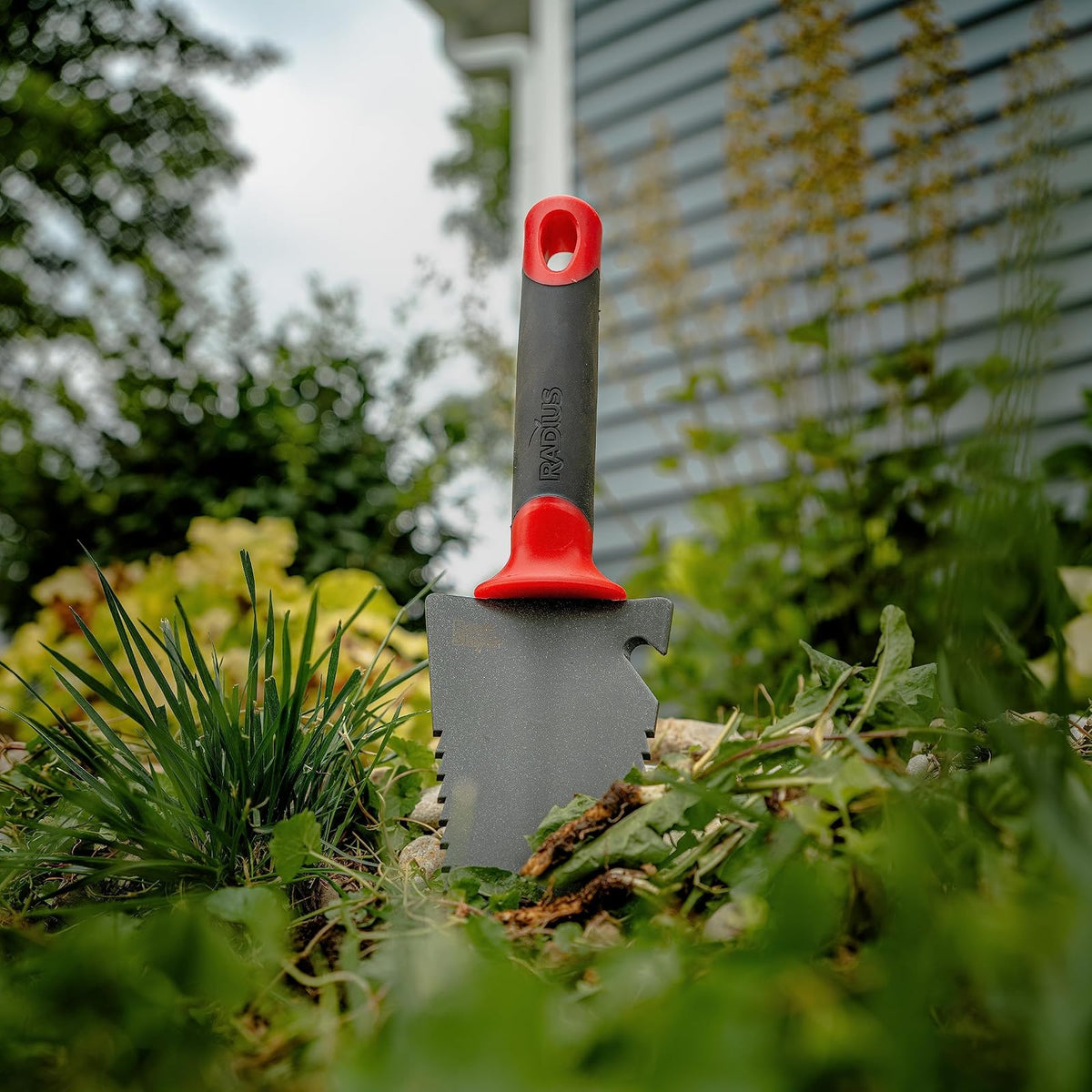 Radius Garden 16011 Root Slayer, Paleta, Rojo