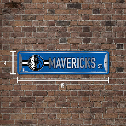 Rico Industries NBA Dallas Mavericks - Letrero de Metal para decoración del hogar (4 x 15 Pulgadas), Ideal para el hogar, la Oficina, el recámara y la Cueva del Hombre, Hecho en Plata