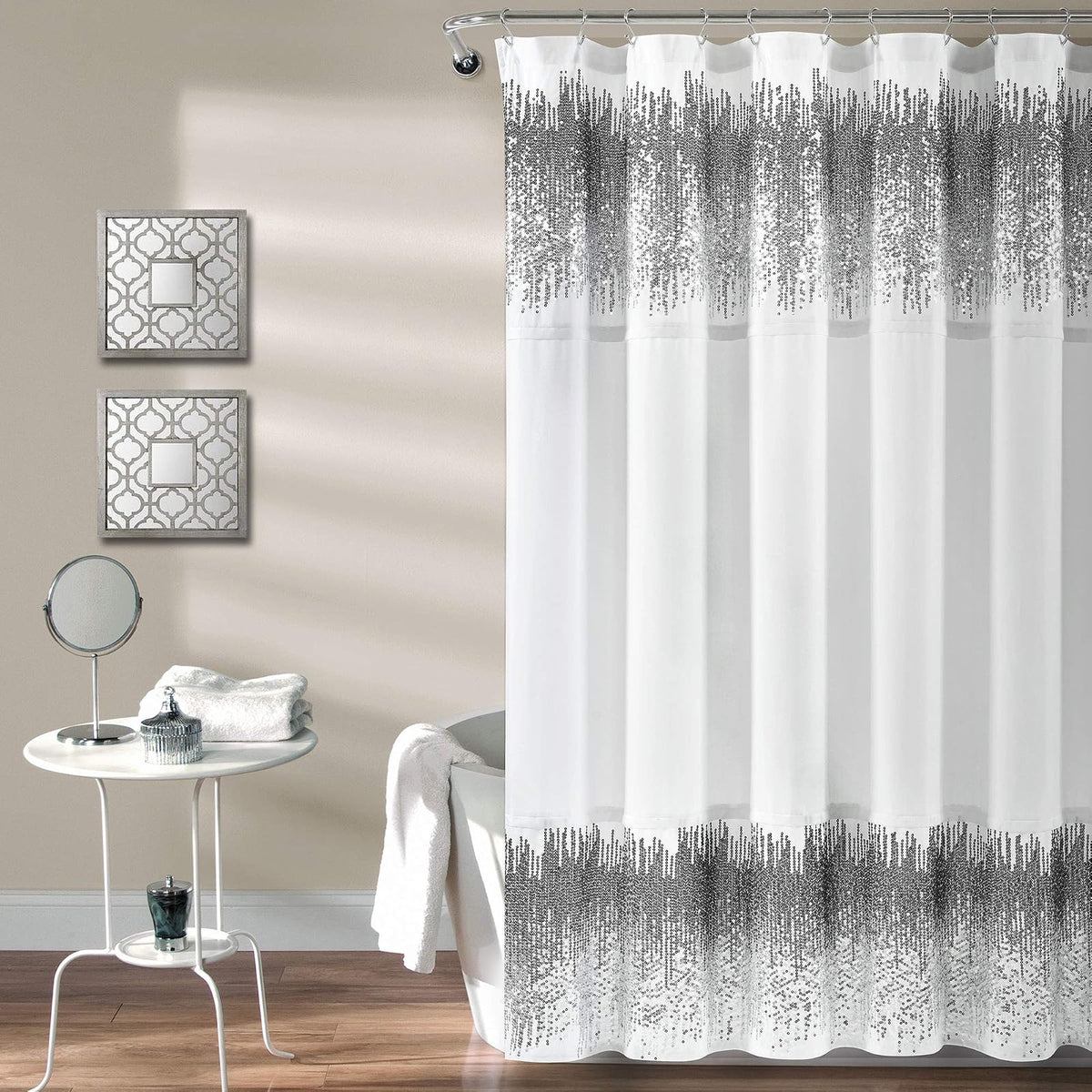 Lush Decor Cortina de Ducha con Lentejuelas , Color Blanco y Negro, 72 x 70 Pulgadas