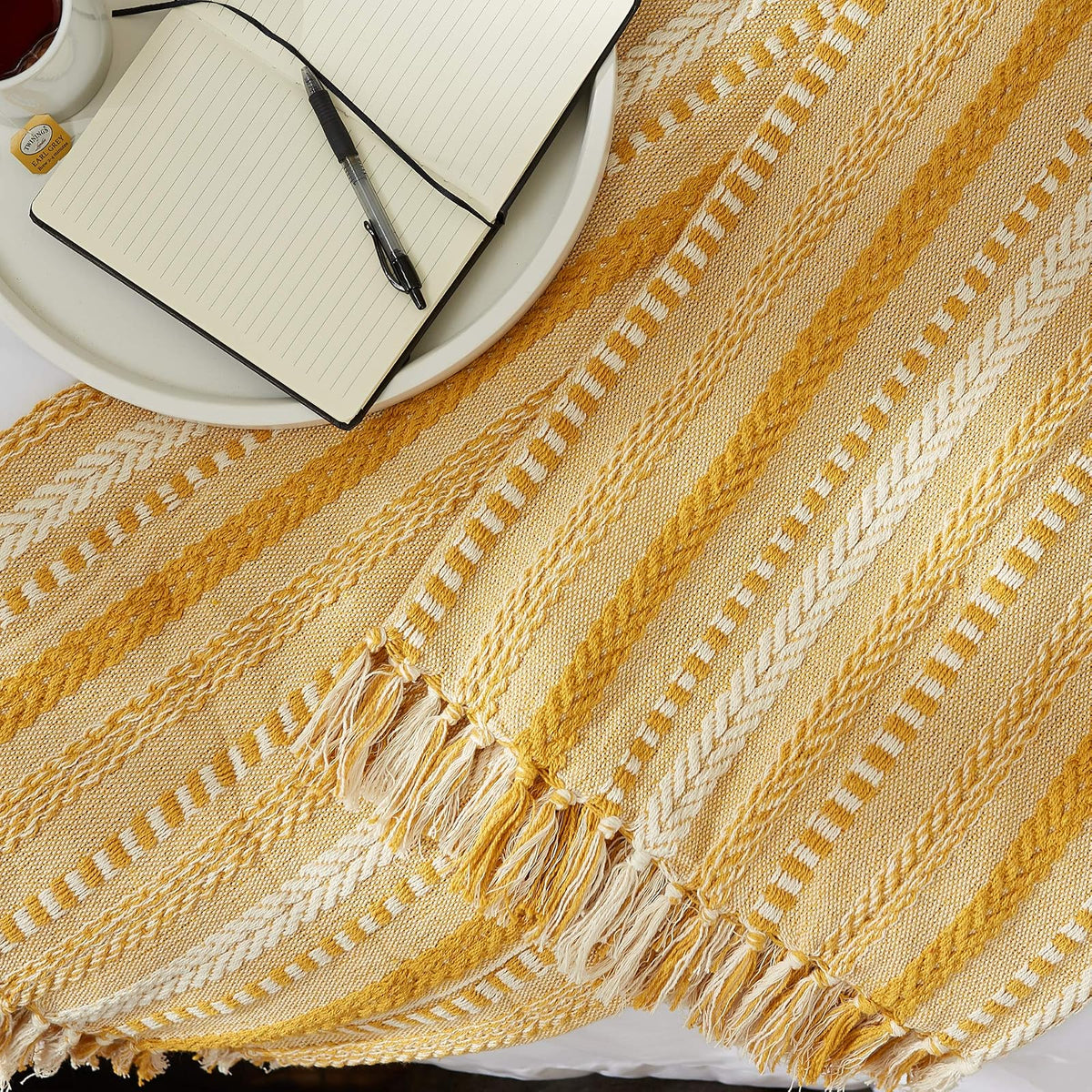 DII Manta Trenzada a Rayas, 50 x 60 Pulgadas, Oro Miel