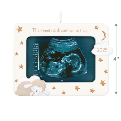 Hallmark - Adorno de Navidad 2025 con diseño de recuerdo de Sweetest Dream Come True 2025, porcelana, regalos para bebés