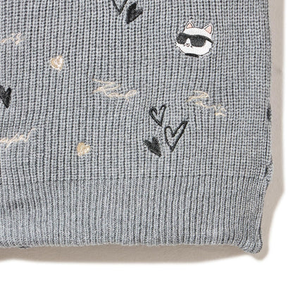 KARL LAGERFELD Embroidered Karl Hearts Winder Scarf Bufanda de moda Mujer