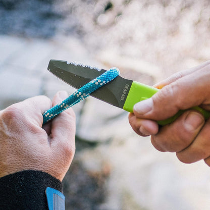 GEAR AID Akua - Cuchillo de paleta de punta roma con hoja dentada de 3 pulgadas y funda