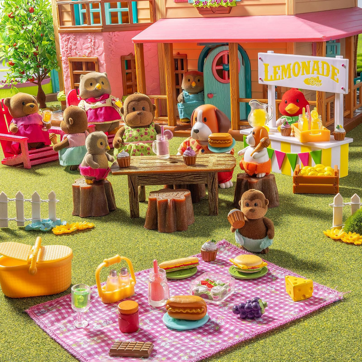 Li’l Woodzeez, Set de Picnic con osita y Cesta de Picnic, Picnic Playset | Set de 29 con osita, vestido, cesta, manta, platos, vasos, jarra y comida de juguete, Picnic Playset, 3 años y +