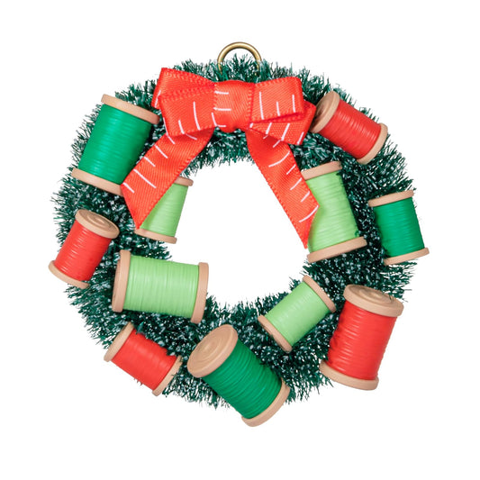 Hallmark - Adorno navideño de Recuerdo 2024, We Needle Little for Crafters