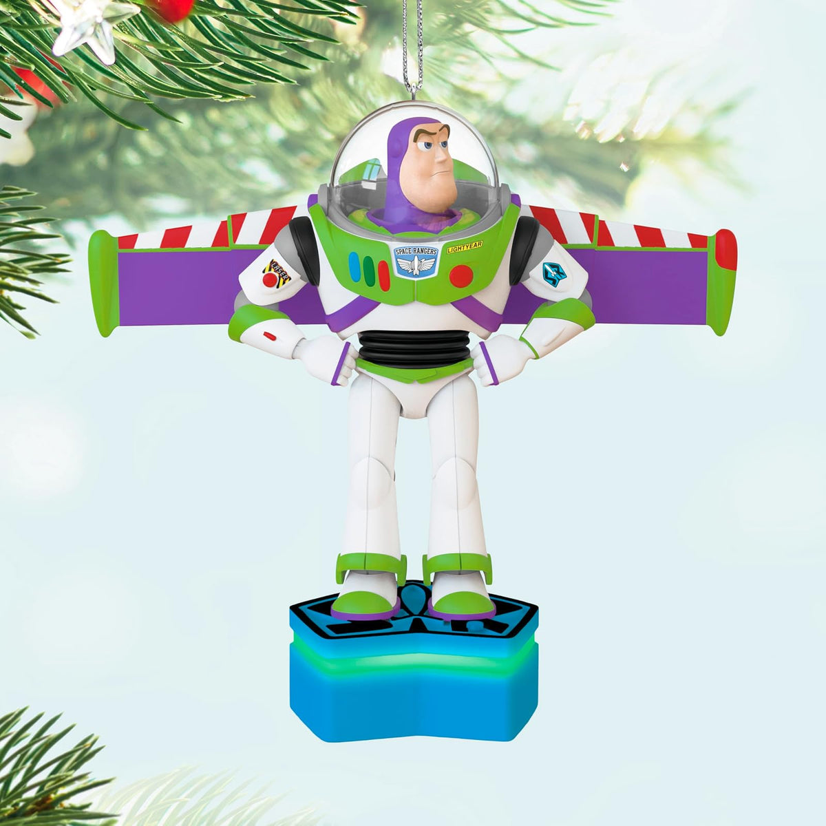 Hallmark - Adorno navideño de Recuerdo 2025, colección Disney/Pixar Toy Story Buzz Lightyear con luz y Sonido, Regalos para fanáticos de Disney