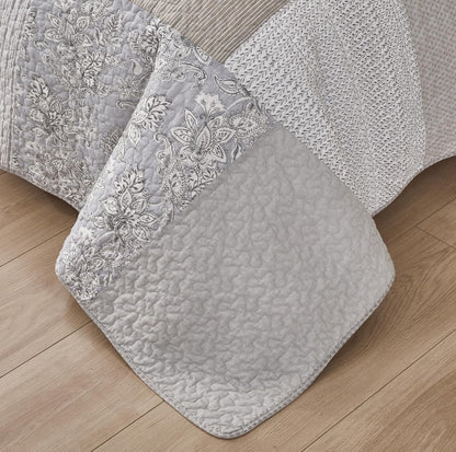 Chezmoi Collection Quinn - Juego de edredón de 3 Piezas con diseño de Flores de Hibisco, diseño de Rayas de Caramelo, Color Gris Topo Neutro, Colcha Reversible Ligera, tamaño King
