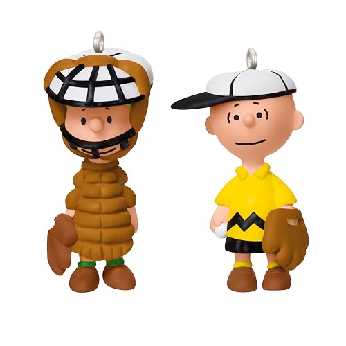 Hallmark - Mini Adornos de Navidad 2025, The Peanuts Gang Playing Catch, Juego de 2, Regalos para fanáticos de los Cacahuetes