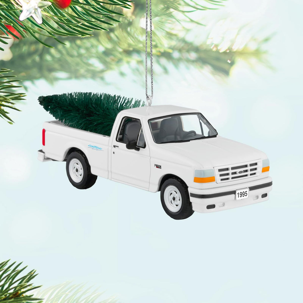 Hallmark - Adorno navideño de Recuerdo 2025, All-American Trucks 1995 Ford SVT Lightning 2025, Metal, Regalos para coleccionistas de automóviles