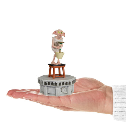Hallmark - Adorno navideño de Recuerdo de Harry Potter y la colección de la Cámara de los Secretos Dobby con luz y Sonido, Regalos para los Fans de Harry Potter