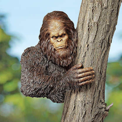 Design Toscano DB583078 Bigfoot The Bashful Yeti Escultura de árbol de jardín para interiores y exteriores, 15 pulgadas de ancho, 12 pulgadas de profundidad, 15 pulgadas de alto, polirresina fundida a