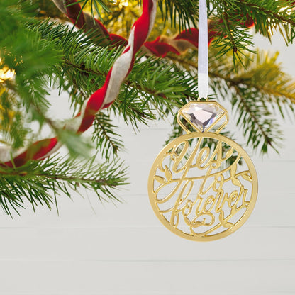 Hallmark - Adorno de Navidad 2024, Nuestro Compromiso, Metal, Regalo para Pareja