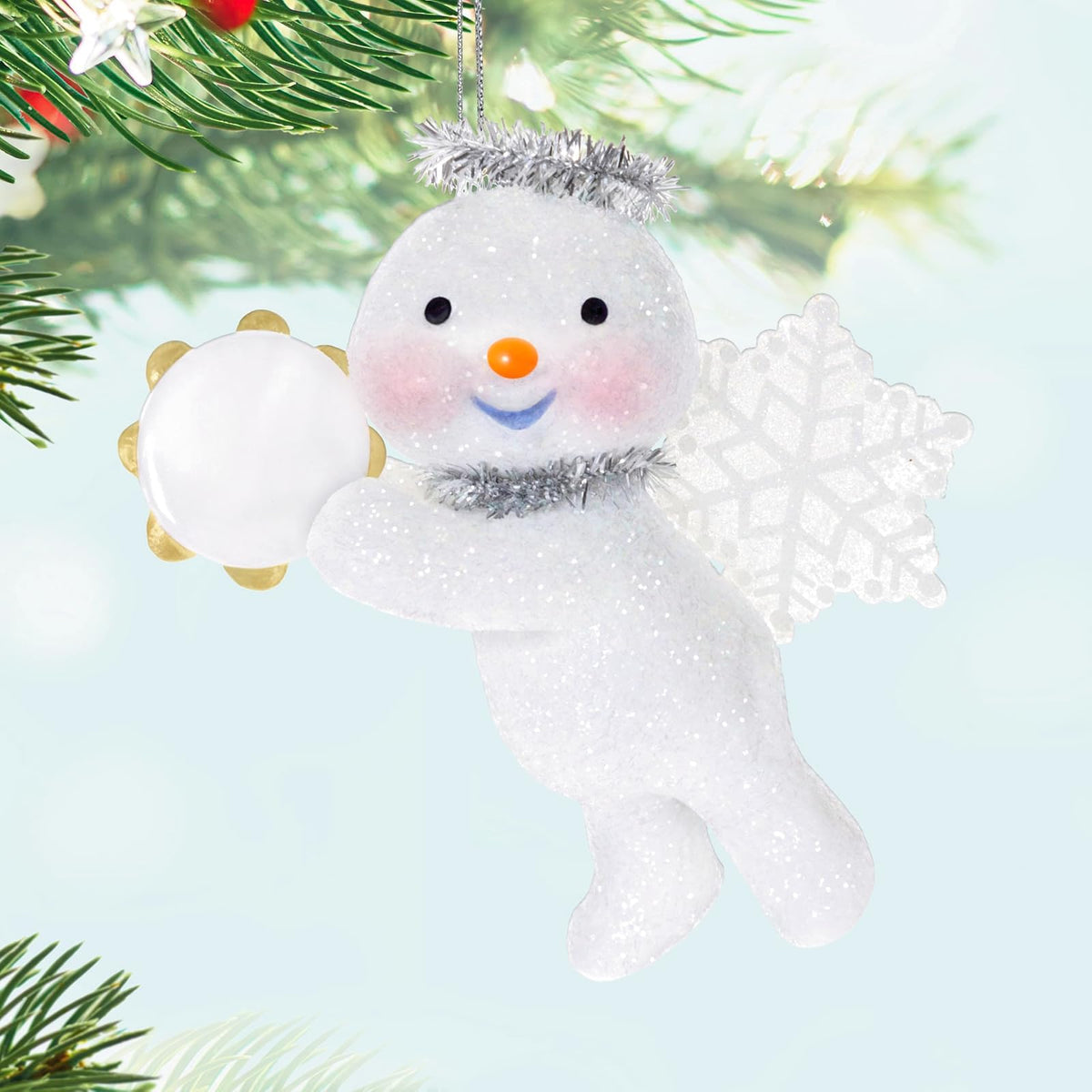 Hallmark - Adorno navideño de Recuerdo 2025, ángel de Nieve con pandereta, Regalos para coleccionistas de ángeles