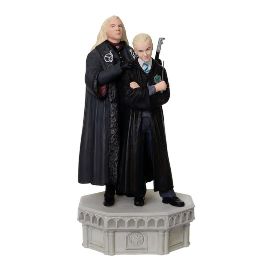 Hallmark - Adorno navideño de Recuerdo 2025, Harry Potter y la colección de la Cámara de los Secretos Lucius y Draco Malfoy con luz y Sonido, Regalos para los Fans de Harry Potter