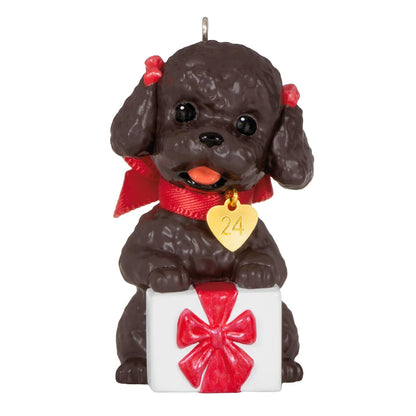 Hallmark - Adorno de Navidad 2024, Cachorro Love Caniche 2024, Regalos para Amantes de los Animales