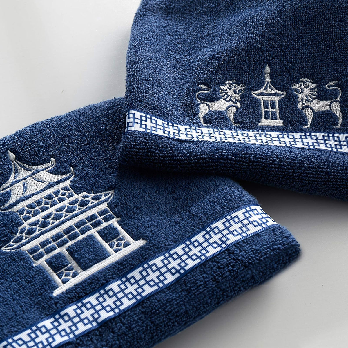 SKL Home Vern Yip Chinoiserie Juego de Toallas de Mano, Azul Marino (Paquete de 2)