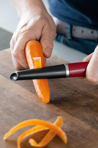 KitchenAid Euro Peeler, Pelador giratorio de acero inoxidable para frutas y verduras - Empire Red