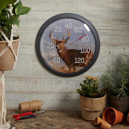 Taylor White Tail Deer Termómetro grande para interiores y exteriores, termómetro inalámbrico con números grandes fáciles de leer para patio, piscina, jardín o cochera, y áreas interiores, 13.3